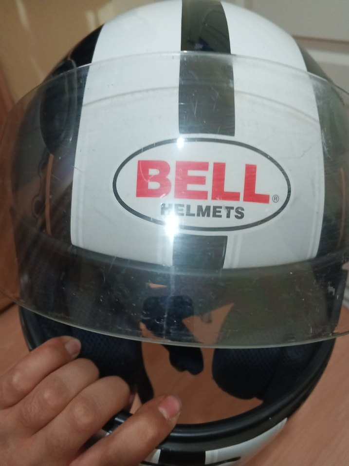 Bell m beden Beyaz Siyah Desenli Biker Kask - Görsel 4