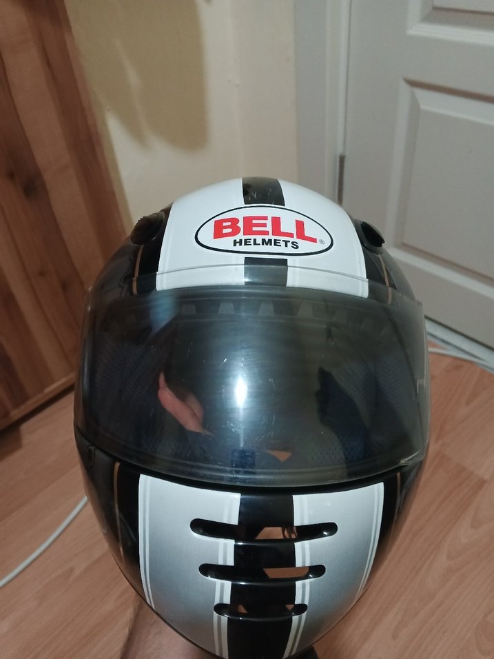 Bell m beden Beyaz Siyah Desenli Biker Kask - Görsel 2