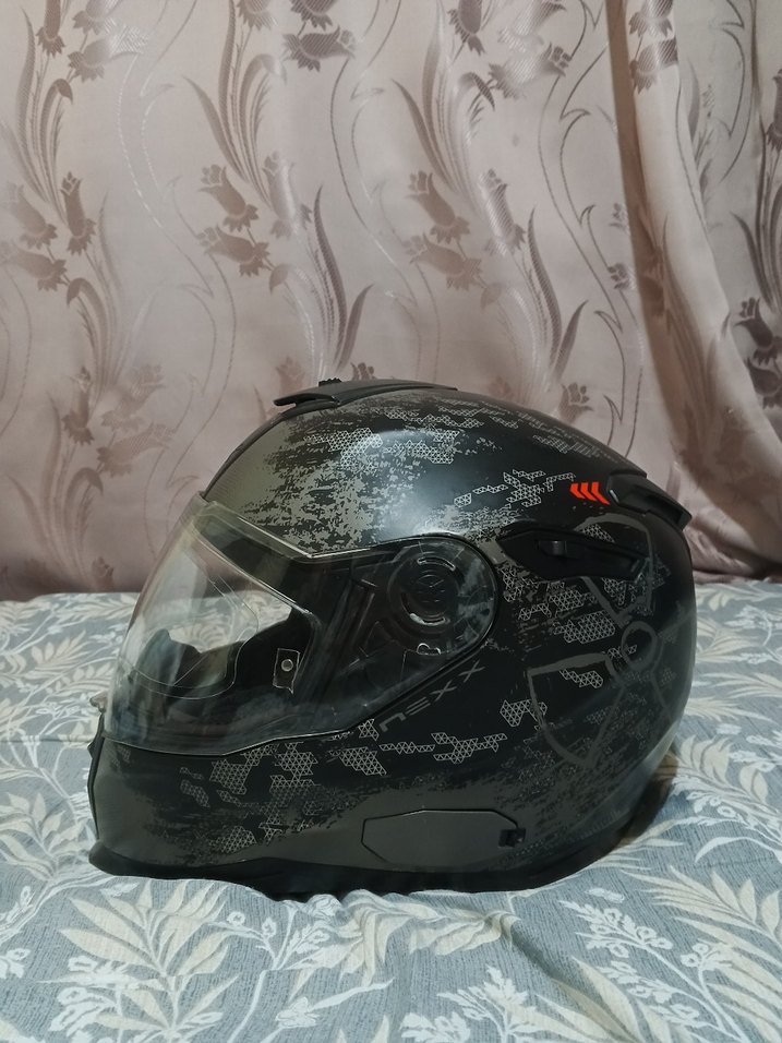 Nexx Kilitli Siyah Desenli Grunge Punk Motosiklet Kaskı - Görsel 3