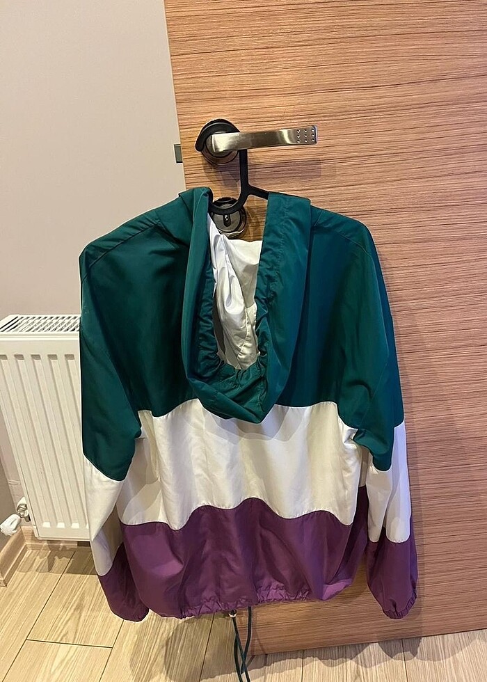 Bershka Yağmurluk - Görsel 3