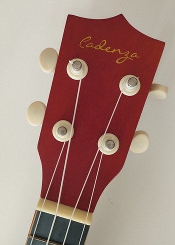 Cadenza marka soprano  Ukulele Çantasıyla ve aparatıyla - Görsel 4