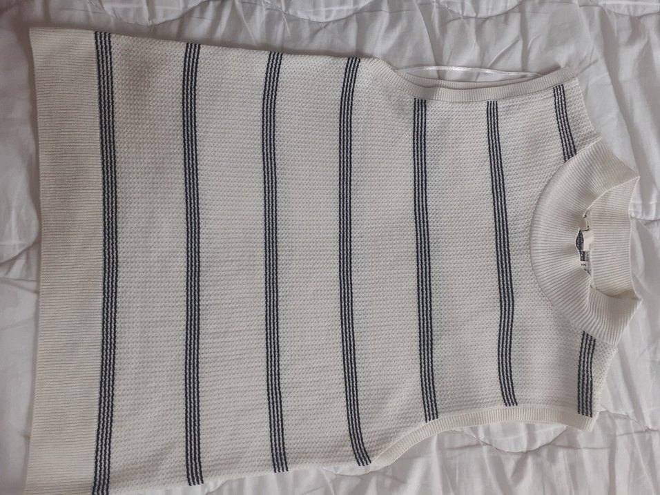 Çizgili Boğazlı Kolsuz Triko - Görsel 2