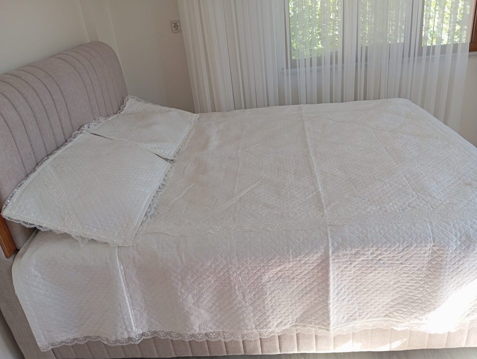 Beyaz Düz Yatak Örtüsü - Görsel 3