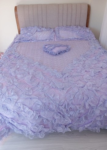 Lila Nakışlı Fırfırlı Yatak Örtüsü - Görsel 4