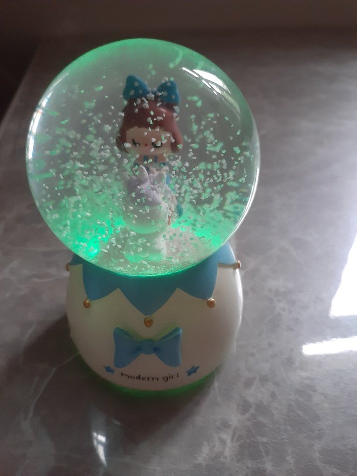 Pastel Renkli Kar Küresi Figürün - Görsel 3