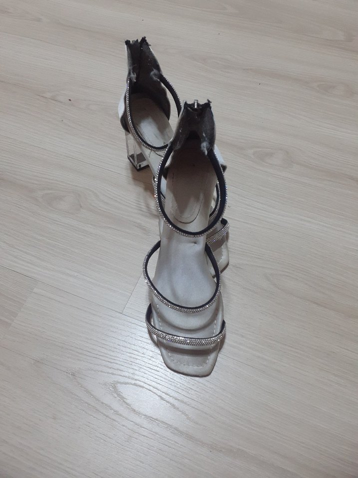 Beyaz taşlı Desenli Tokalı Blok Topuklu Kadın Ayakkabı - Görsel 3