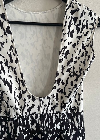 Kadın Siyah Beyaz Yılan Desenli Kalem Elbise - Görsel 4