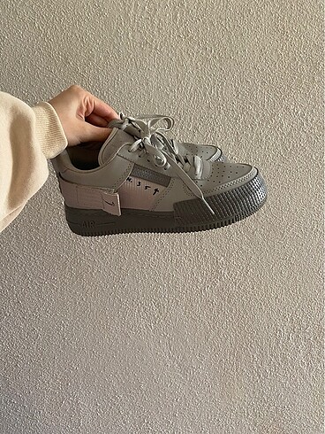 Gri nike n354
