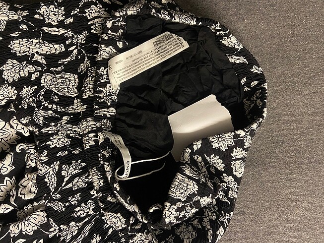 m Beden Bershka etiketli etek