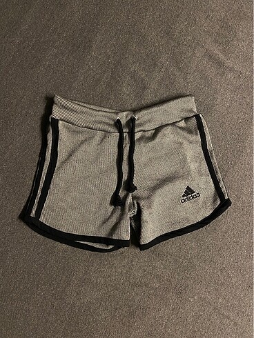 Adidas şort