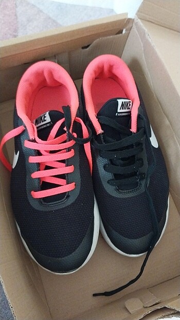 Nike ayakkabi