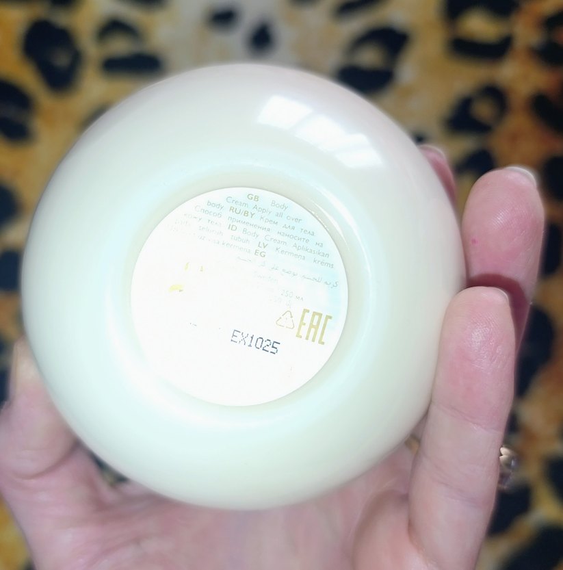 Oriflame Amber Elixir Parfümlü Vücut Kremi 250 ml - Görsel 3