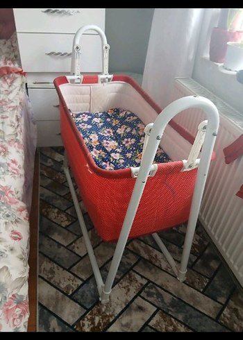 Renkli Kırmızı Bebek Beşiği - Görsel 2