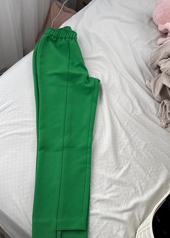Yeşil Pilili Kadın Kumaş Pantolon