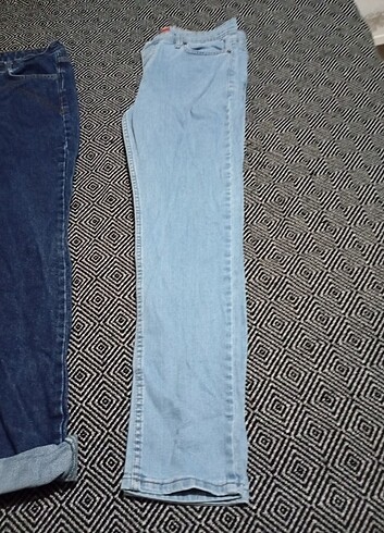 l Beden İki adet jean