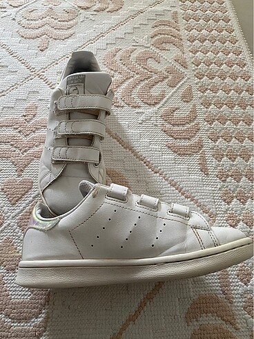 32 Beden Adidas çocuk ayakkabısı