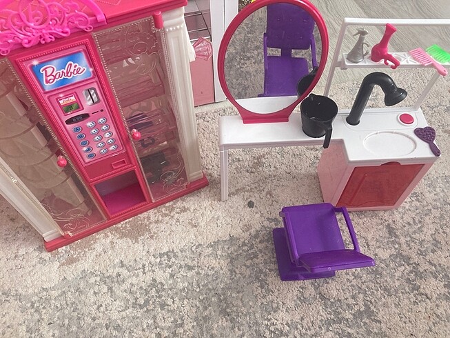 Barbie gardrop ve kuaför