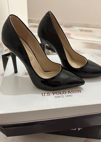 37 Beden Parlak Siyah Rugan Stiletto Topuklu Kadın Ayakkabı