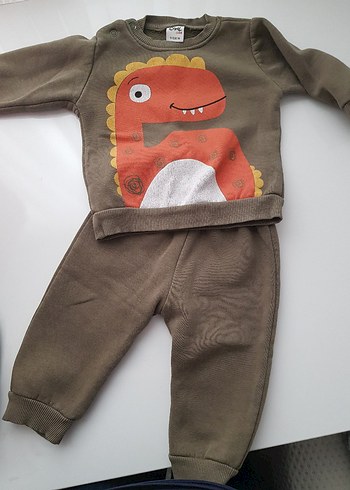 Kahverengi Dinozor Baskılı Erkek Bebek Takımı