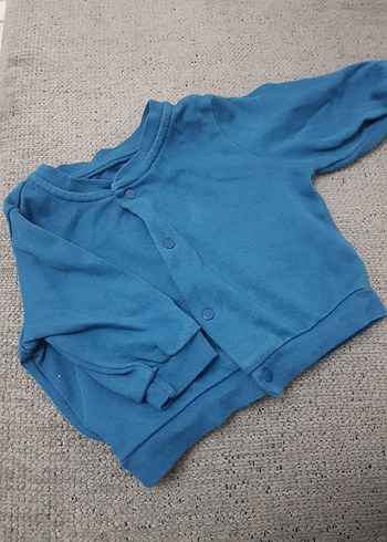 Mavi Düğmeli Erkek Çocuk Hırka - Görsel 2