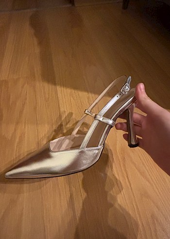 Bej Metal Tokalı İnce Topuklu Kadın Ayakkabı - Görsel 2