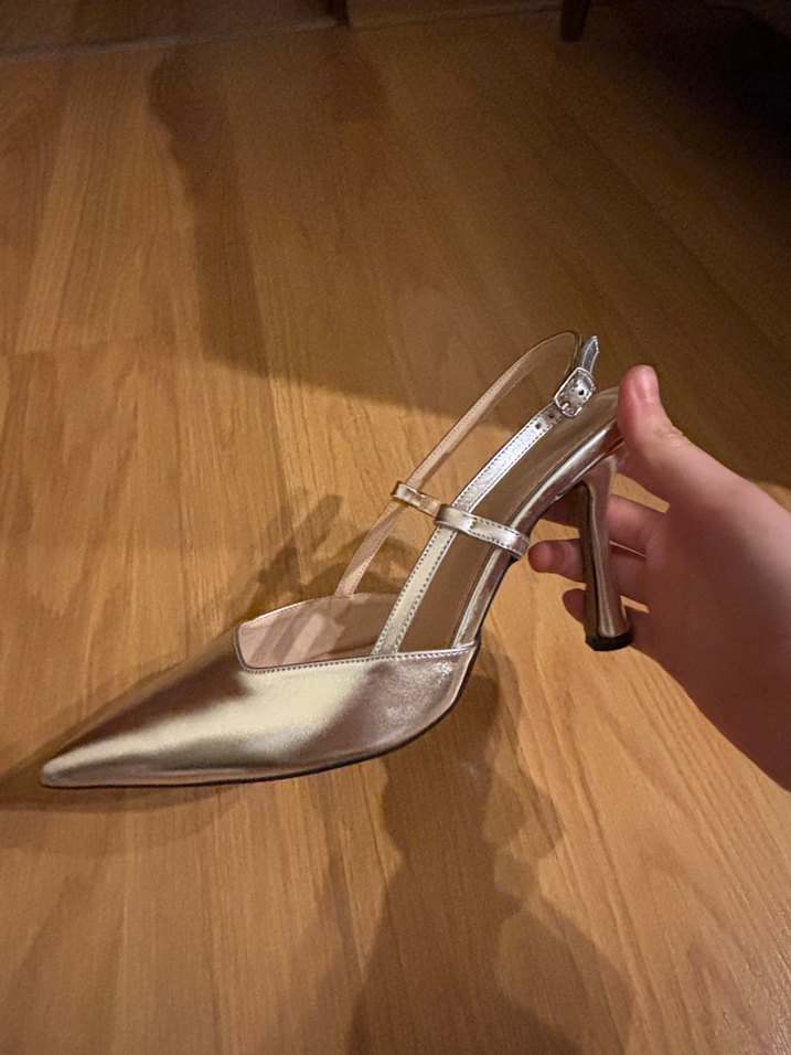 Bej Metal Tokalı İnce Topuklu Kadın Ayakkabı - Görsel 2