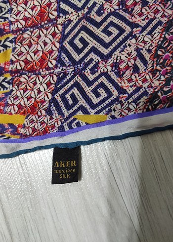 Beden çeşitli Renk Aker marka İpek eşarp