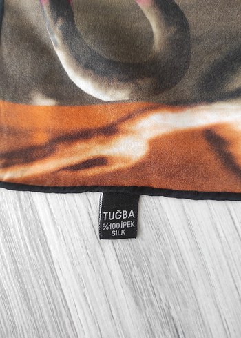 Beden Zincir Detaylı tuğba marka İpek eşarp