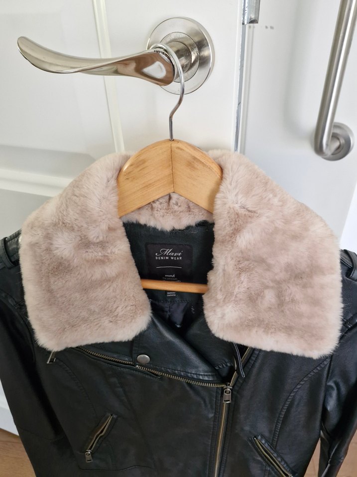 Kürk Detaylı Siyah Deri Biker Ceket - Görsel 4