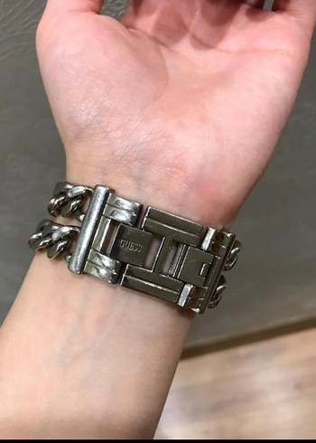 Gri Kadın Saat, Tokalı, Minimalist Tarz - Görsel 3