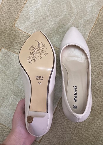 Beyaz polaris topuklu ayakkabı - Görsel 3