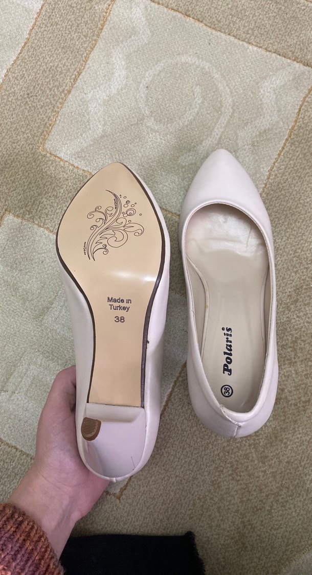 Beyaz polaris topuklu ayakkabı - Görsel 3