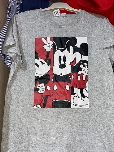 Disney karakter baskılı tişört