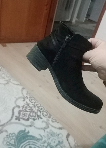 Siyah Süet Tokalı Kadın Bot - Görsel 3