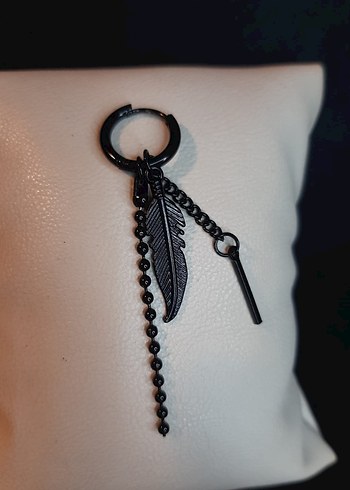 Siyah Zincir Detaylı Gotik Tüy Celik Küpe - Görsel 2