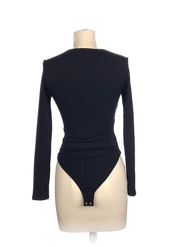 s Beden Forever 21 Bluz %70 İndirimli.