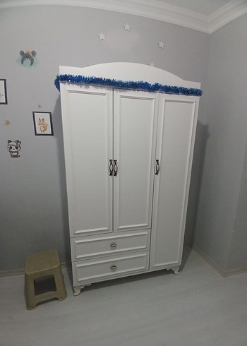 yeni çocuk dolabı aldığım için fazlalıktan satılık