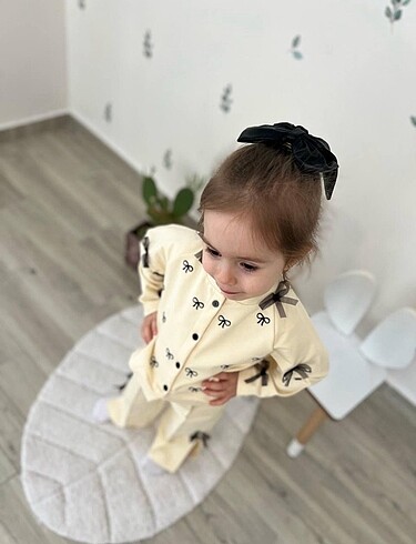 6 Yaş Beden Fiyonklu ceketli takım