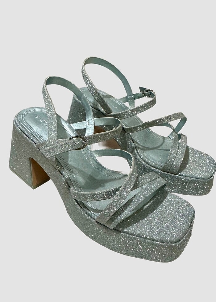 Stradivarius topuklu ayakkabı - Görsel 2