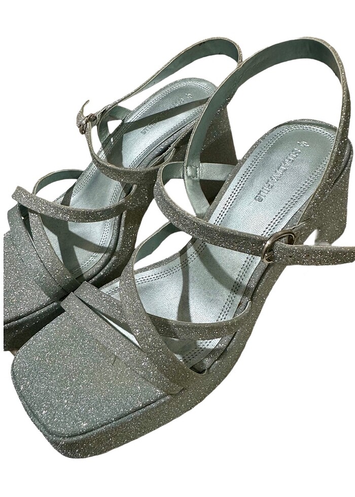 Stradivarius topuklu ayakkabı - Görsel 4