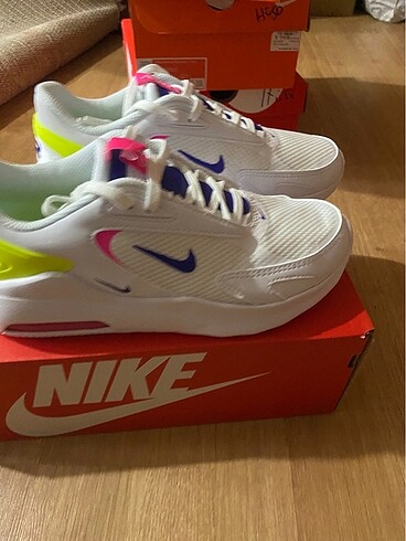 38 Beden beyaz Renk Nike air max kadın ayakkabısı