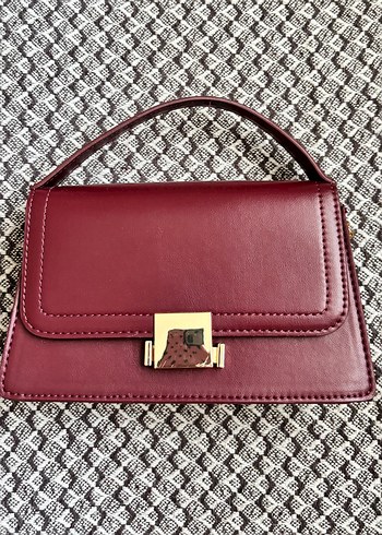 Stradivarius Bordo Mini Canta Sikligin Simgesi