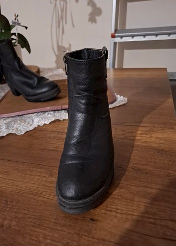 Tanca Siyah Deri Tokalı Biker Kadın Bot - Görsel 5