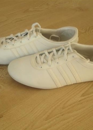 ADIDAS MARKA KİBAR SPOR AYAKKABI