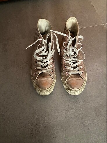 Rose Converse