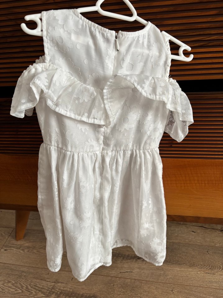 Kız Çocuk Beyaz Fırfırlı Keten Elbise - Görsel 4