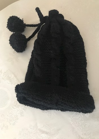 Ponponlu Siyah saç örgülü bere - Görsel 3