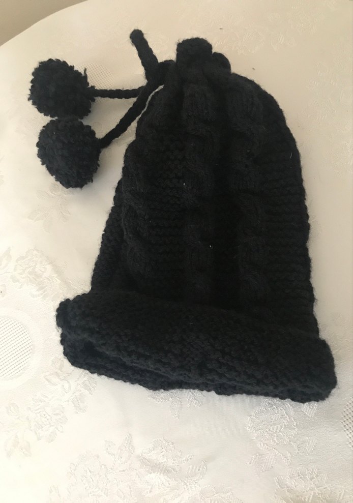 Ponponlu Siyah saç örgülü bere - Görsel 2