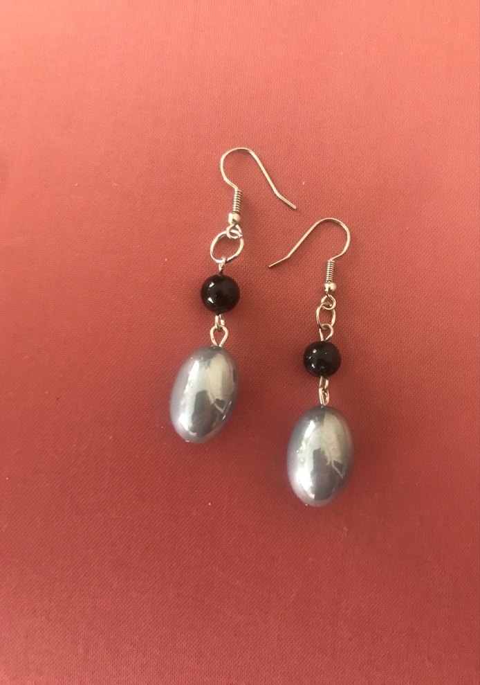 Gri Boncuklu Midi Küpe - Görsel 2