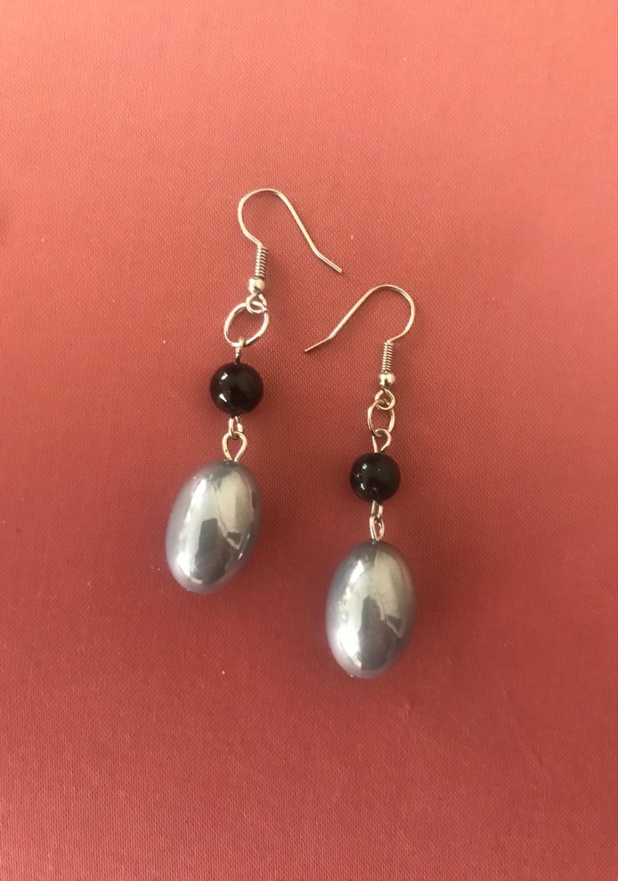 Gri Boncuklu Midi Küpe - Görsel 3